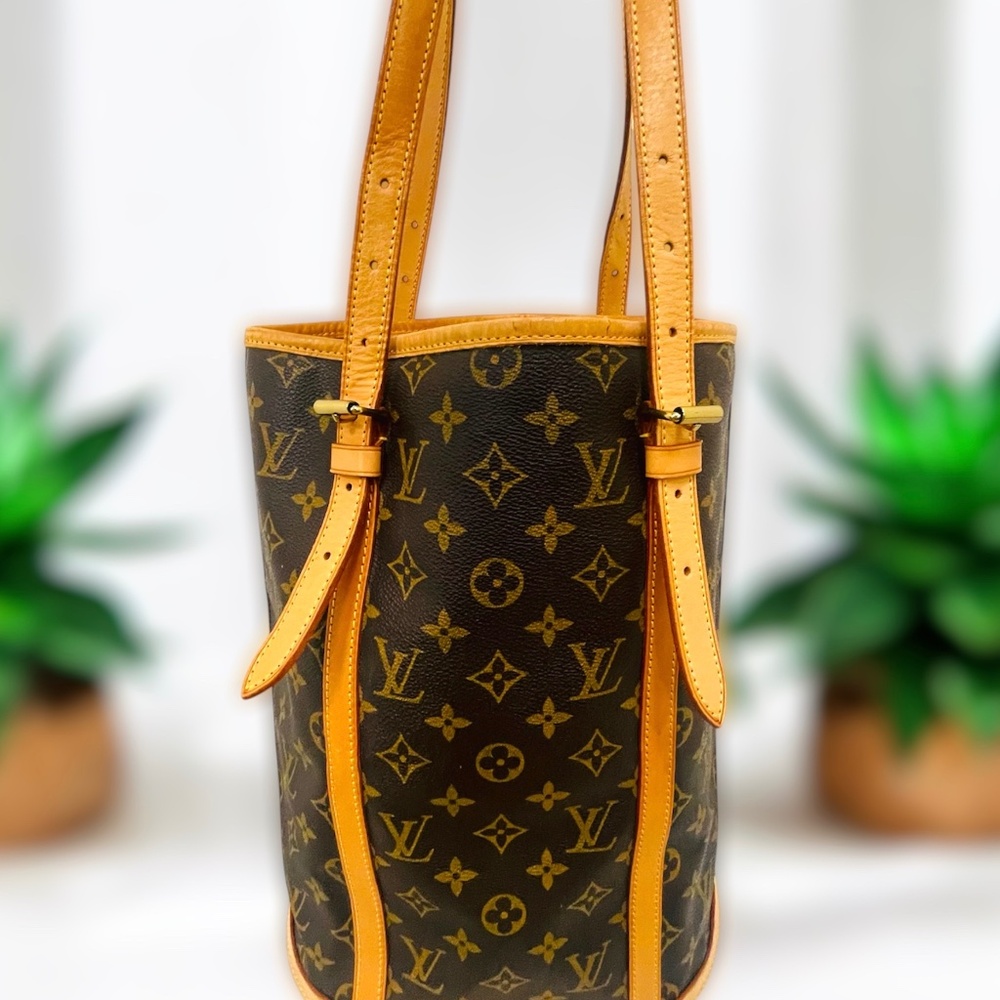 Louis Vuitton  Monogram Bucket 27 (GM)
